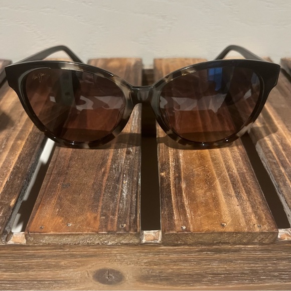 Maui Jim Sunshine MJ-725-61 Tokyo Tortoise Cat Eye Sunglasses Polarized